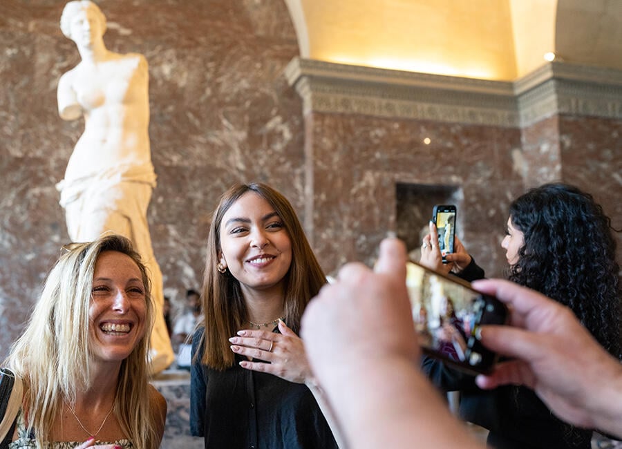 Taking pictures in the Louvre